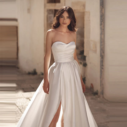 Elegante vestido de novia de satén suave sin tirantes, sin mangas, corte en A, escote en forma de corazón, estilo vintage, con cola larga, abertura lateral