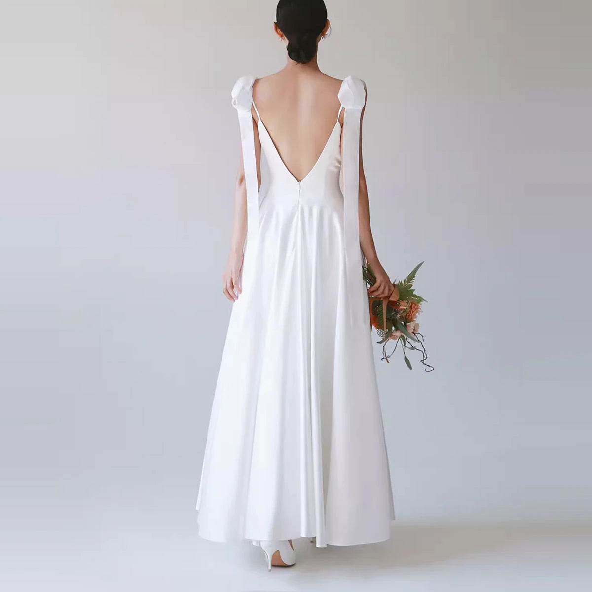 Robe de mariée à bretelles de style coréen Robe de mariée minimaliste simple et élégante à col carré en crêpe