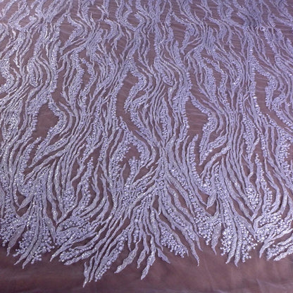 Tissu brodé de paillettes et de perles blanches nobles pour robes de mariée en dentelle