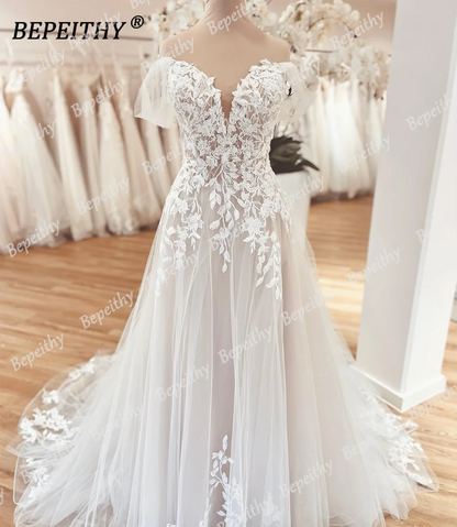 BEPEITHY Romantic A Line Lace Wedding Dresses Sweetheart Sweep Train Short Sleeves Modern Bride Ivory Bridal Gown For Women 2023