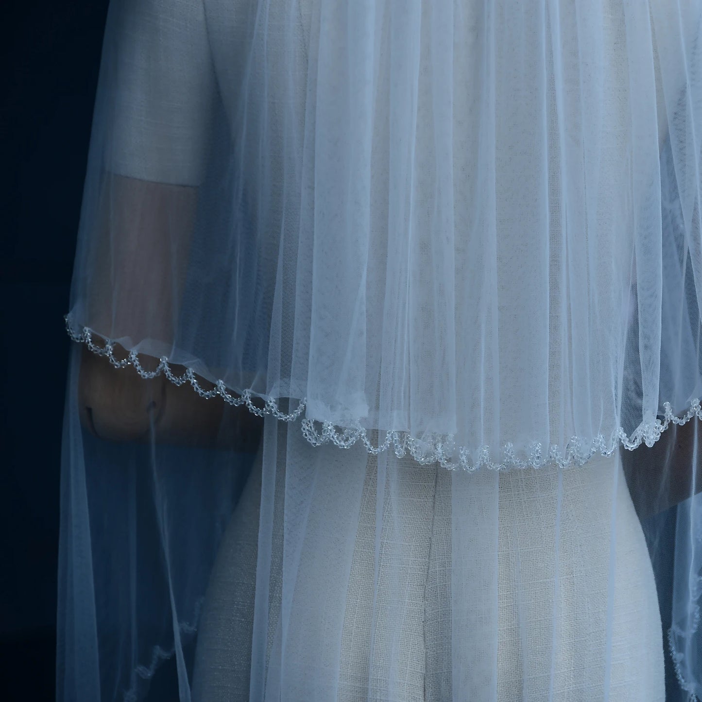 Voile de mariage élégant à 2 niveaux avec bord en cristal, voile de mariée couvrant le devant et le dos des robes de mariée, accessoire en tulle doux v198