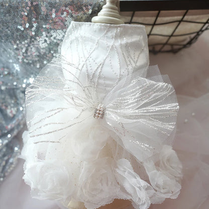 Vestido de diseño de lujo para cachorros para novia, traje de boda para niña, color blanco y rosa, disfraz formal con encaje y flores rosas, ropa para perros pequeños