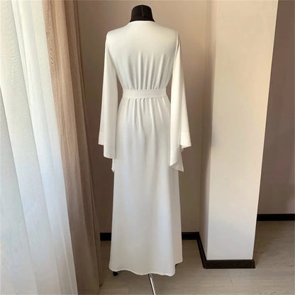 Robe de mariée en soie douce blanche avec ceinture, robe de chambre à manches longues, peignoirs de mariage, vêtements de nuit pour femmes, boudoir