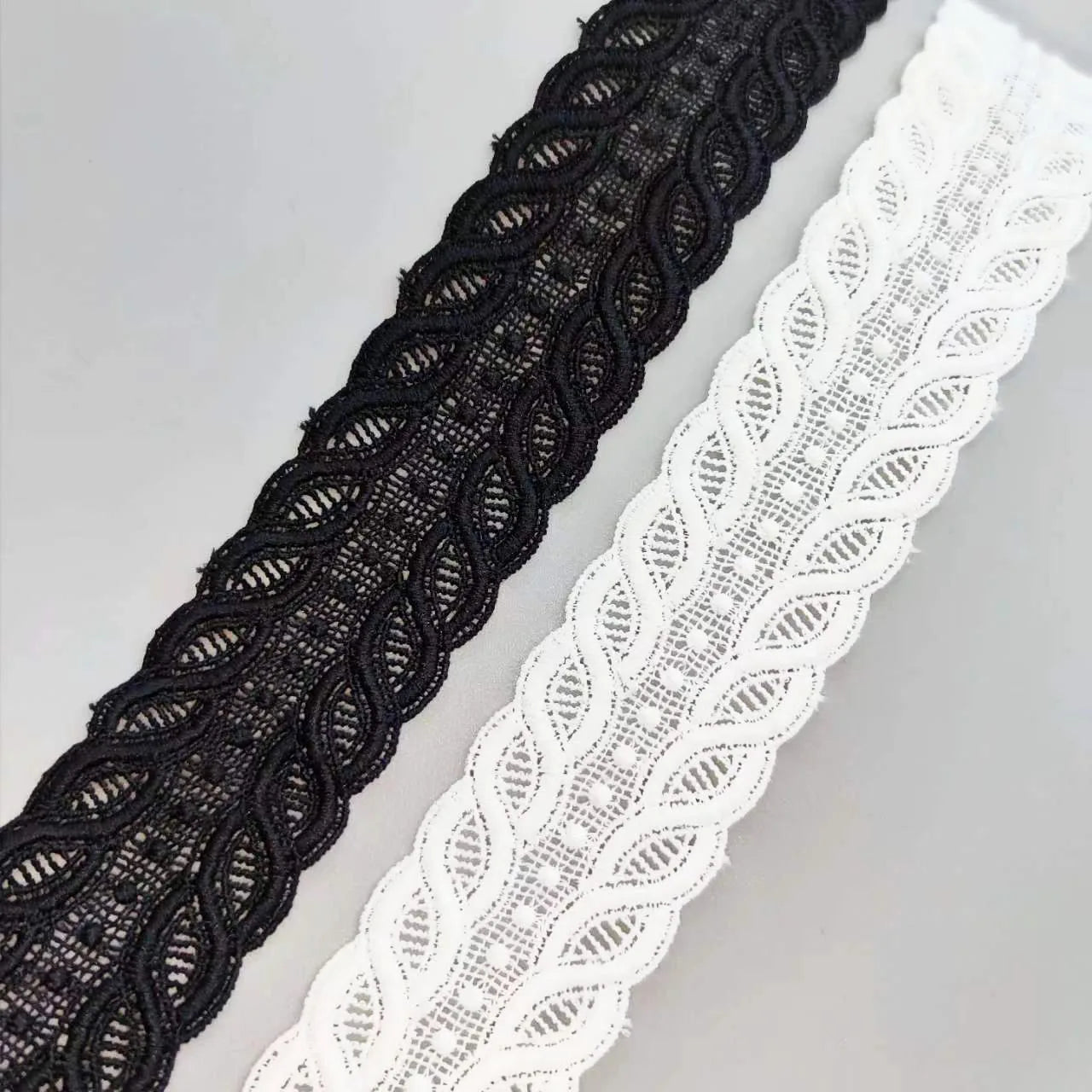 4cm Wide HOT Embroidery White black Leaf Lace fabric trim ribbon DIY Sewing applique collar guipure Womens dresses decor