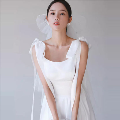 Robe de mariée à bretelles de style coréen Robe de mariée minimaliste simple et élégante à col carré en crêpe