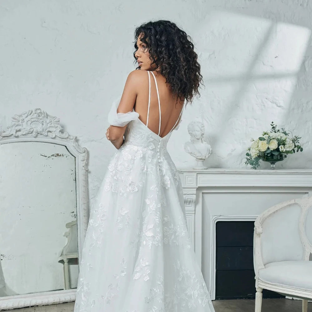 Vestidos de novia de talla grande con cuello halter y hombros descubiertos, vestido de novia elegante de encaje con abertura y apliques en forma de corazón para playa