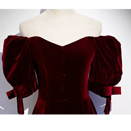 Robe de soirée en velours rouge vin grande taille épaules dénudées manches courtes fermeture éclair ligne A longueur au sol robe de soirée formelle pour femmes R1250