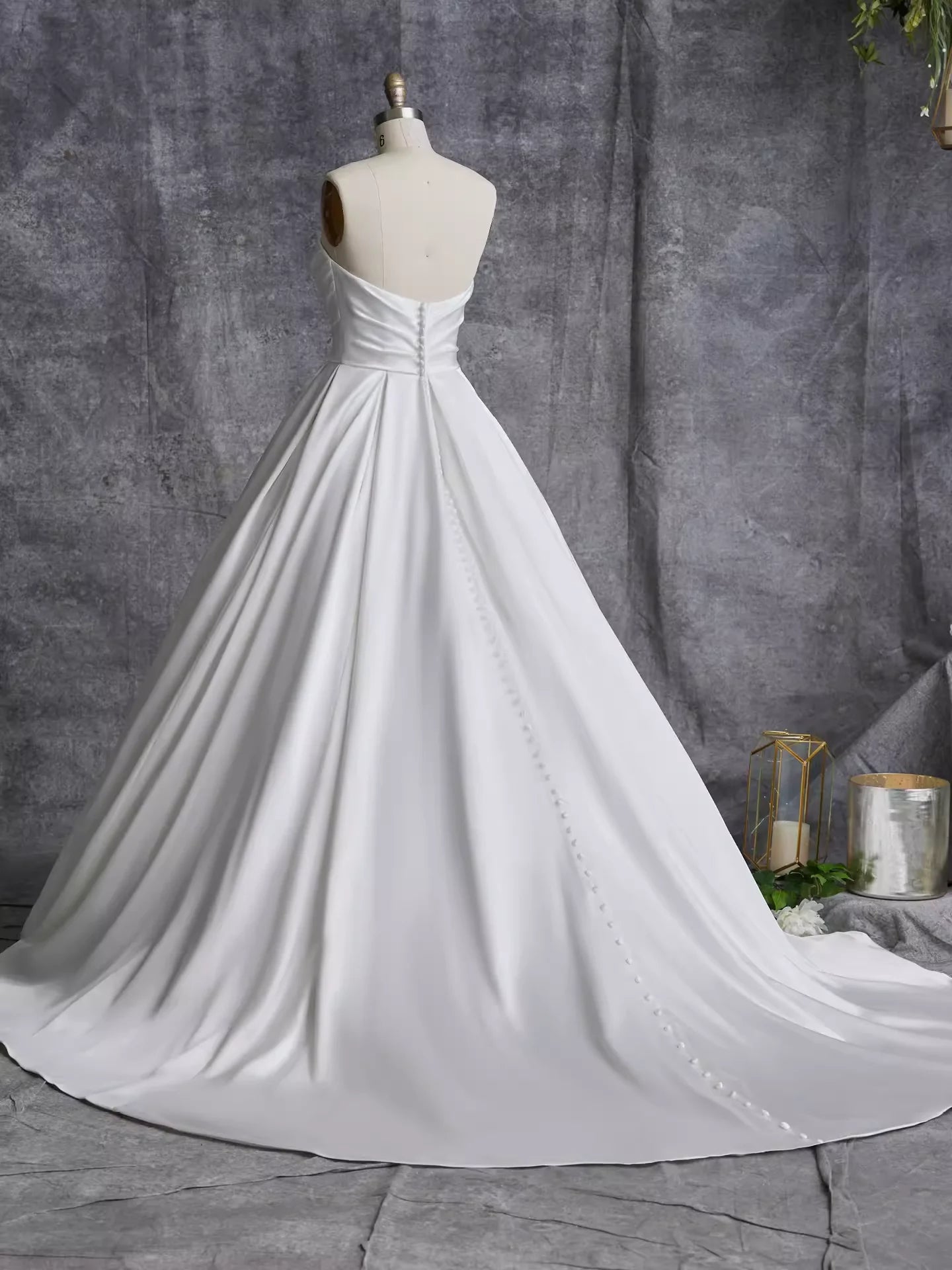 Stylish simple satin wedding dress Classic Ball gown White Wedding dress strapless corset style Custom plus size