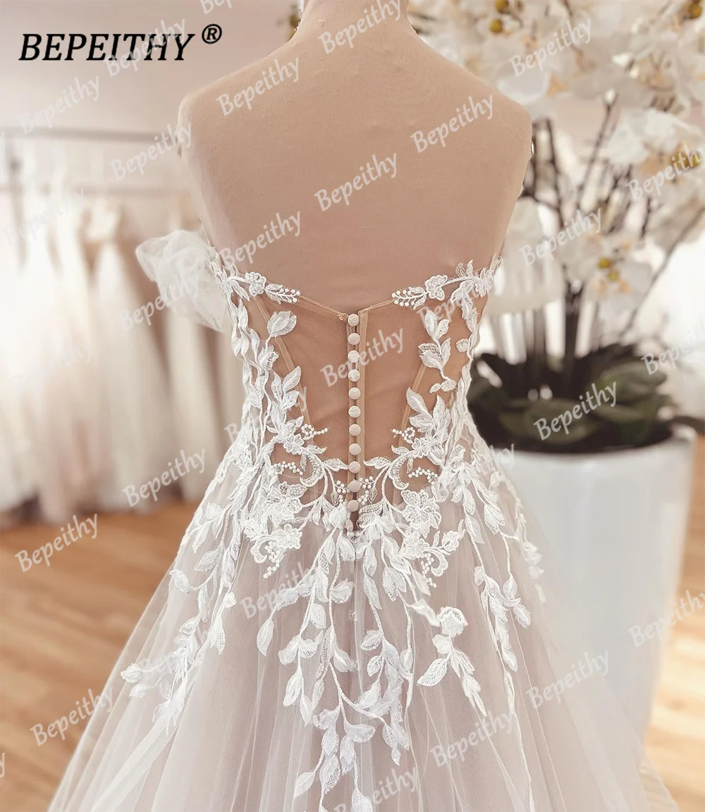 BEPEITHY - Vestidos de novia románticos de encaje en forma de A con escote en forma de corazón y cola larga, mangas cortas, vestido de novia moderno color marfil para mujer 2023