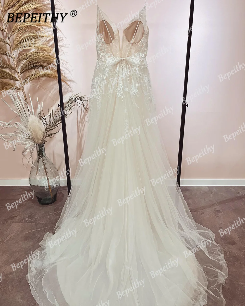 BEPEITHY Champagne Backless A Line Boho Bride Wedding Dresses Spaghetti Straps Sleeveless Summer Pleats Lace Bridal Gown 2023