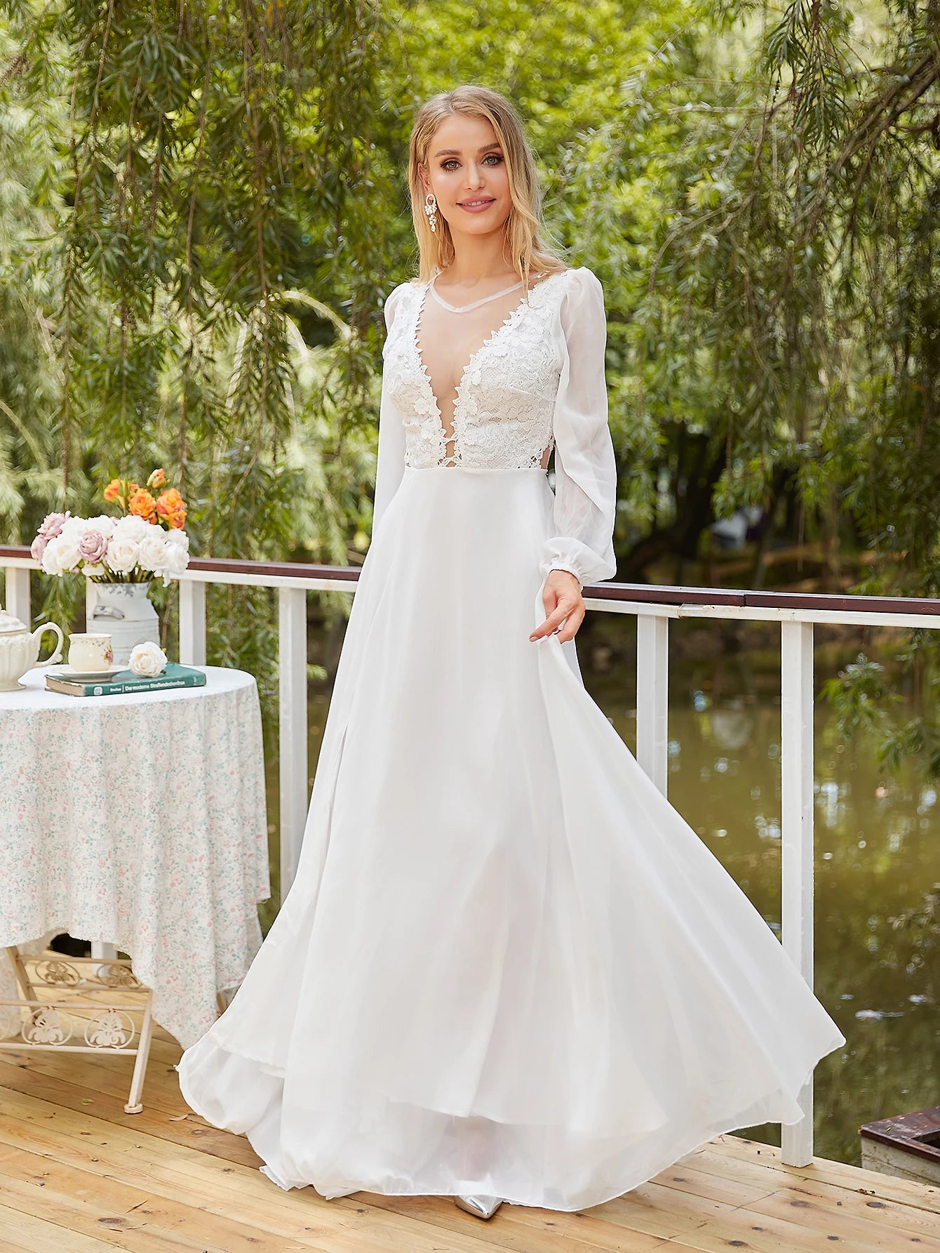 Women's V-Neck Lace Beach Wedding Dress With Slit Long Sleeve Chiffon Bohemian Bridal Dress 2024