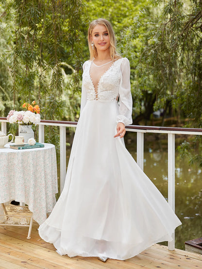 Robe de mariée bohème en mousseline de soie à manches longues et col en V pour femme avec fente et dentelle 2024