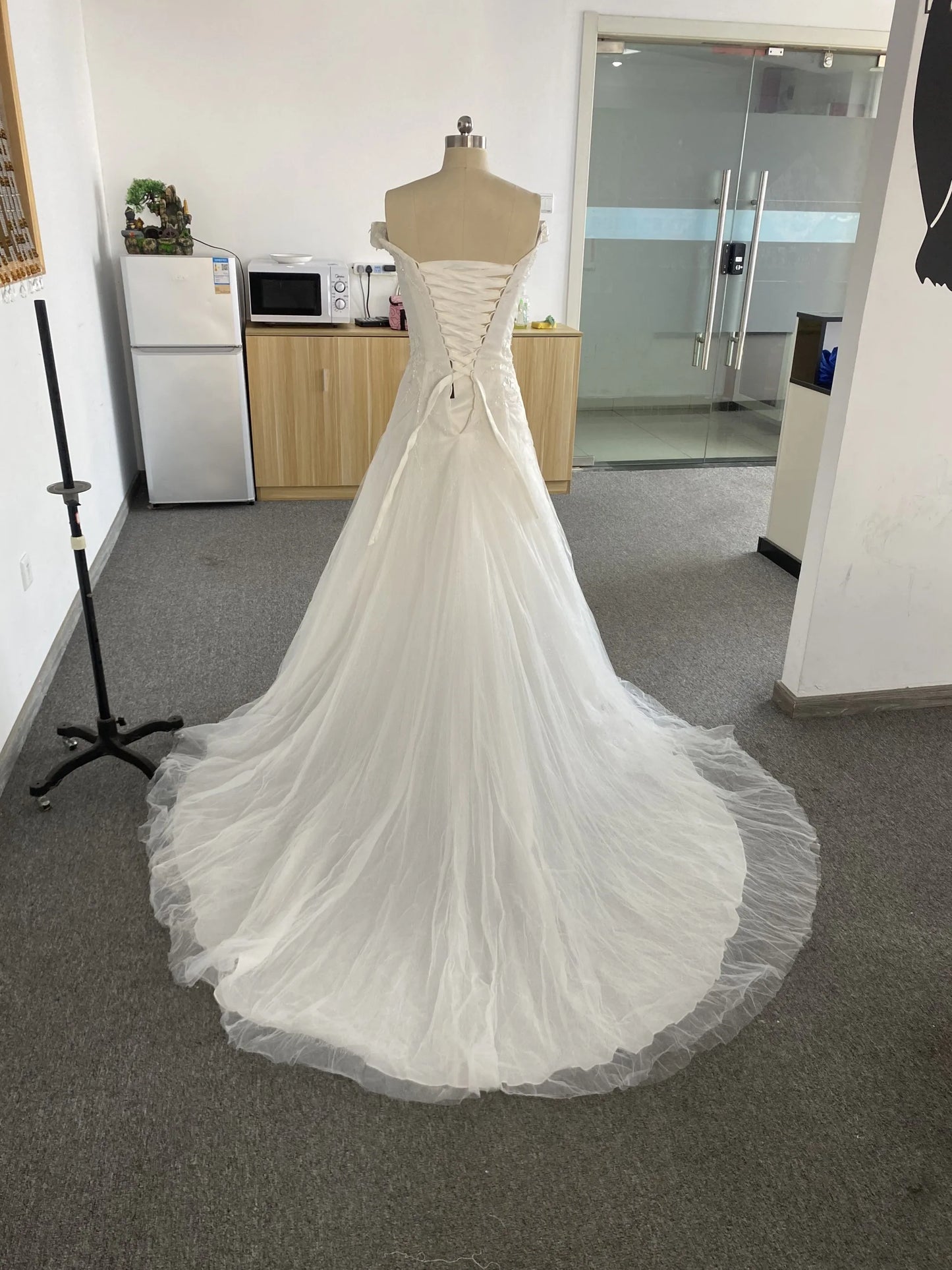 CloverBridal pas cher hors épaule elbise robes baratos avec envio gratis Robe de mariée paillettes paillettes suknia ślubna 1194