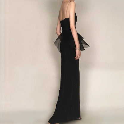 Vestido de noche formal de sirena sin tirantes, de satén, color negro, con escote en forma de corazón, pliegues y aberturas laterales para boda