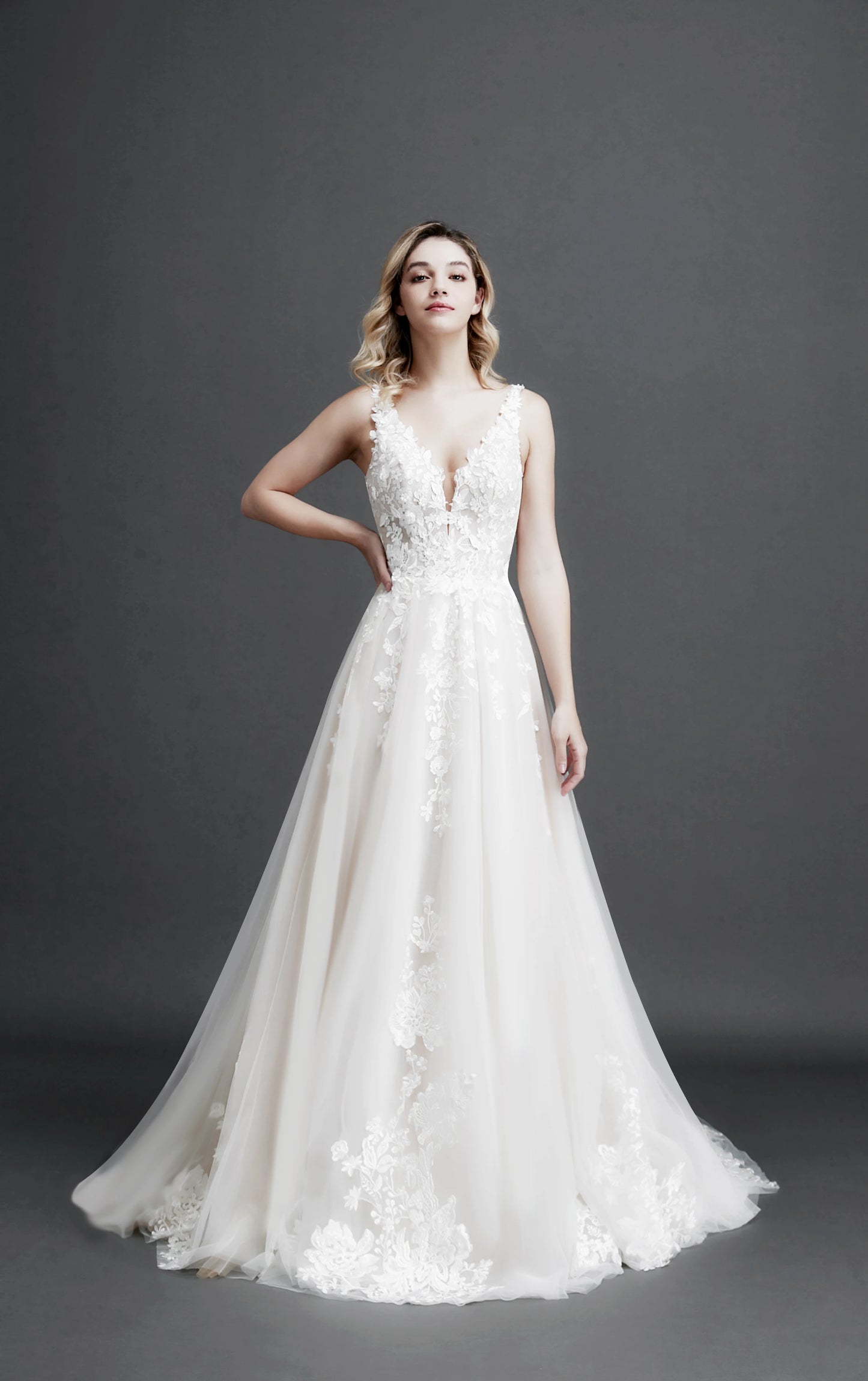 Robe de mariée élégante en dentelle A-Line pour femme, coupe ajustée, col en V, dos nu, robe de mariée, nouvelle collection 2024, robe de soirée avec appliques de fleurs 3D