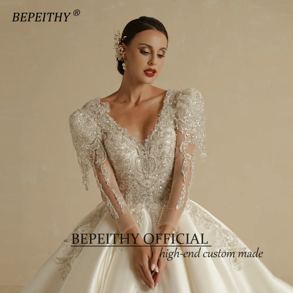 BEPEITHY Robe de mariée de luxe à col en V pour femmes 2022 Train chapelle Dos ouvert Sexy Manches longues Robe de mariée princesse