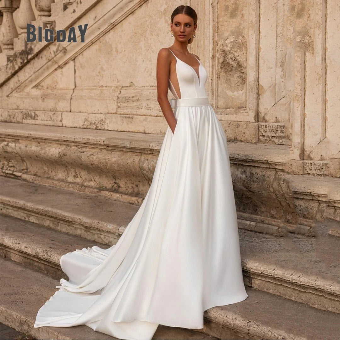 Robe de mariée élégante pour femme 2024, col en cœur, ligne A, bretelles spaghetti, dos ouvert, robe de mariée, traîne, robe personnalisée