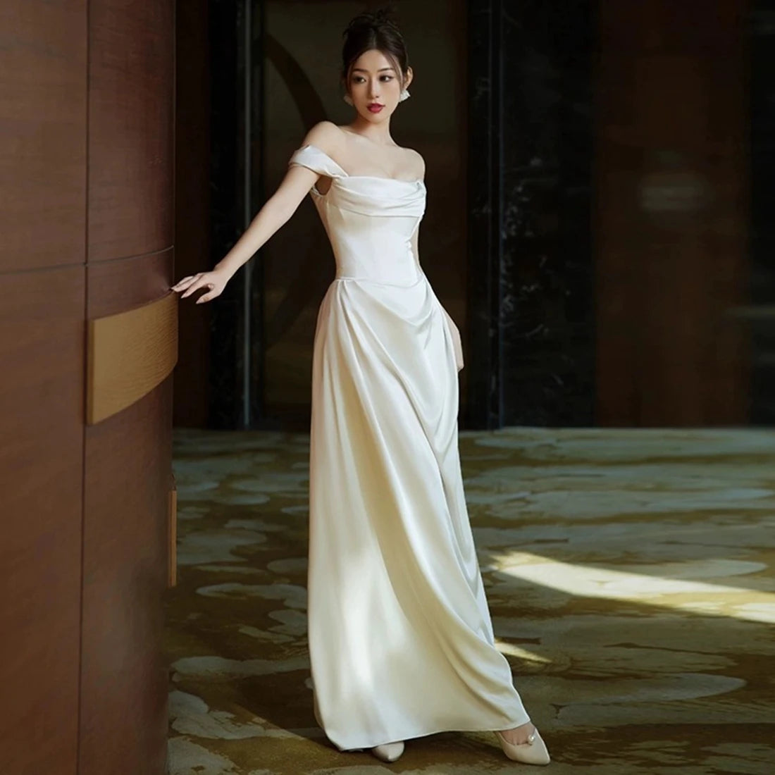 Elegant Floor-Length Wedding Dress with One-Shoulder Style