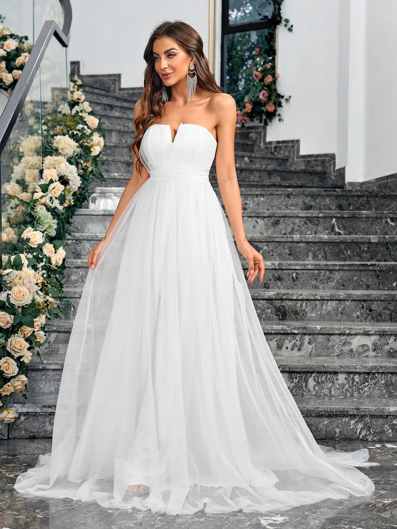 Luxury and shiny wedding dress for women, A-line strapless V-neck sleeveless sweet ball dress, fluffy Organza formal bride party