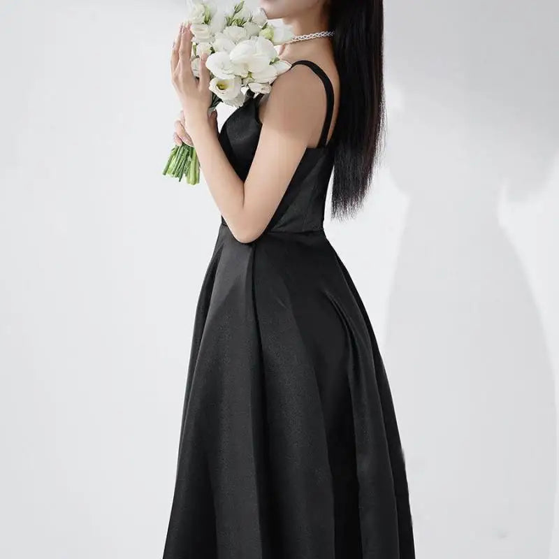 2023 New A Line Wedding Dresses Fashion Spaghetti Straps Floor-length Bridal Dress Black Satin Simple Elegant Vestidos De Novia