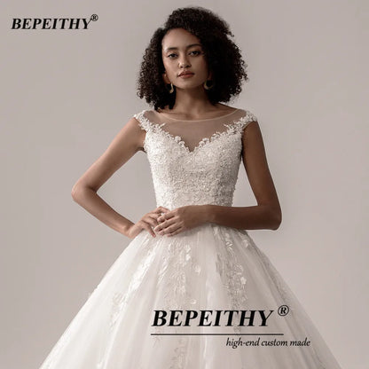 BEPEITHY Wedding Dresses For Women Court Train Scoop Sleevless Lace A-Line Bridal Gowns Graceful Bride Plus Size Wedding Dress