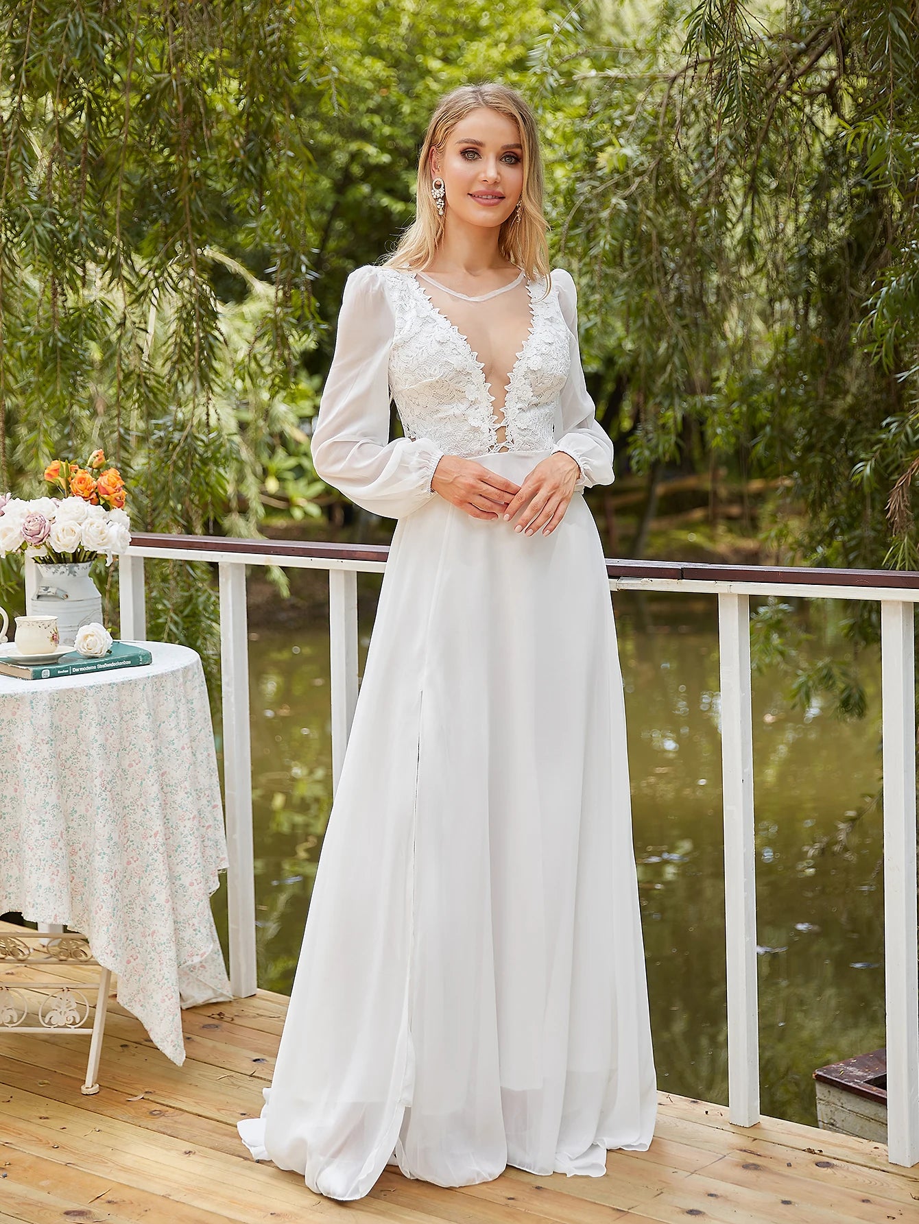 Vestido de novia bohemio de gasa con escote en V y manga larga con abertura para mujer 2024