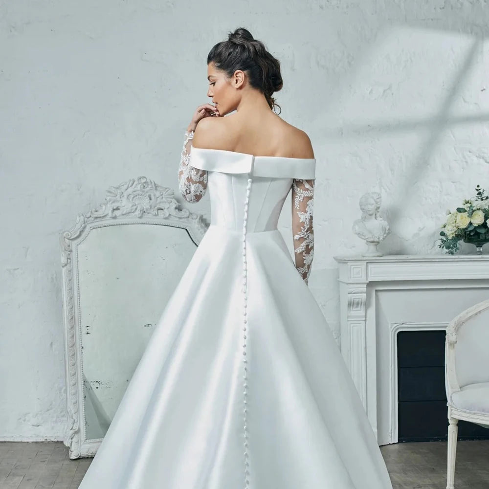 Plus size satin Wedding Dresses off the shoulder Vestido De Noiva Elegant lace appliqued  ball gown court train long-sleeve