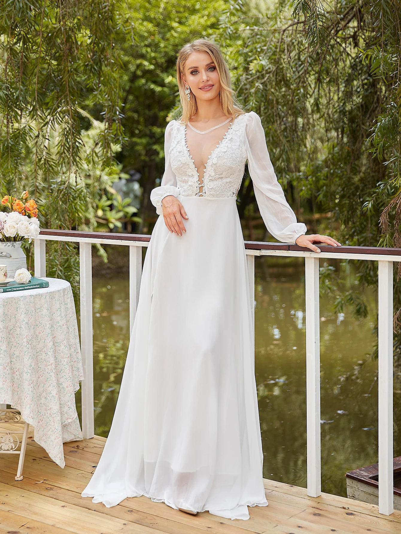 Women's V-Neck Lace Beach Wedding Dress With Slit Long Sleeve Chiffon Bohemian Bridal Dress 2024