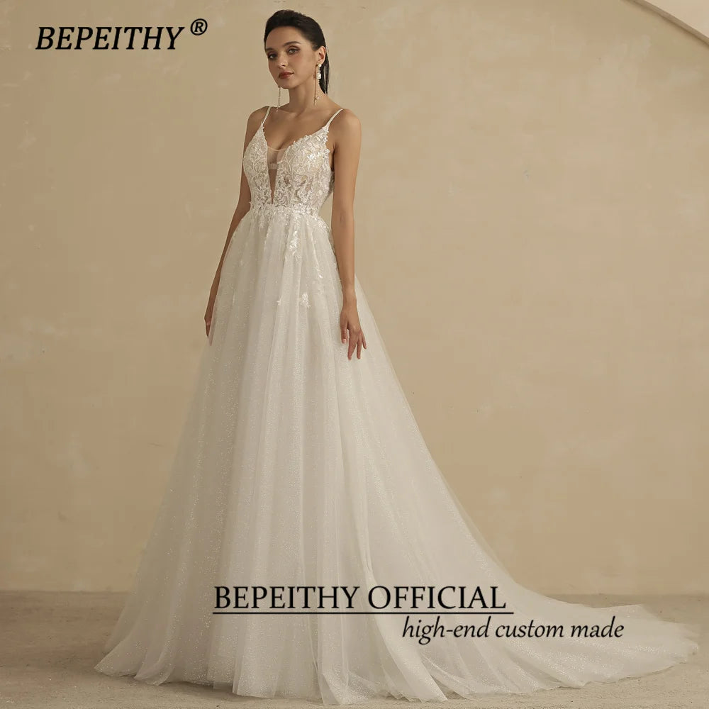 BEPEITHY Vestidos de novia de encaje con escote en V profundo y tirantes finos en forma de A para mujer 2022 Vestido de fiesta nupcial bohemio sin mangas con purpurina