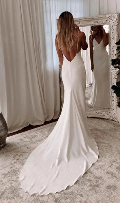 Robe de mariée en satin simple et moderne, col en V, bretelles spaghetti, dos nu, plissée, formelle, pour mariée, robe de mariée, traîne, 2024