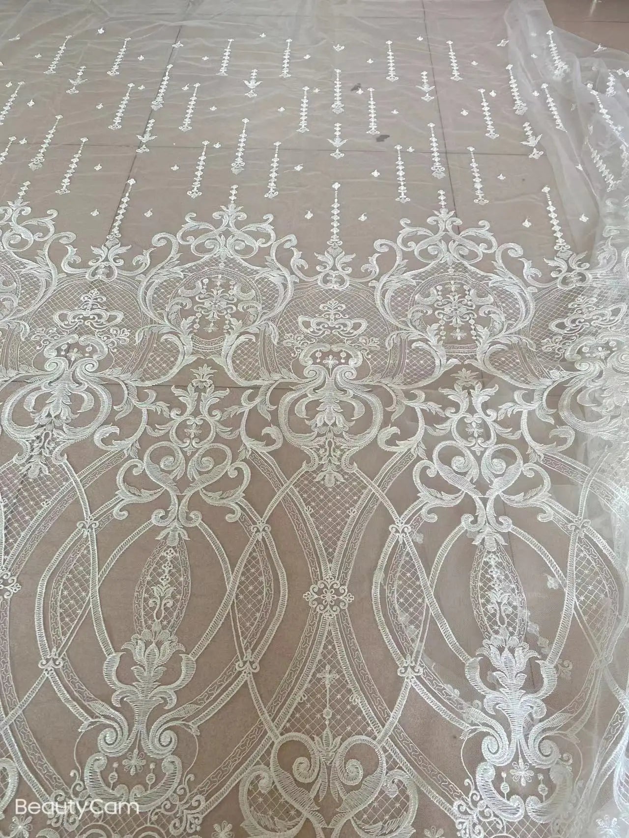 Tissu de robe de mariée blanche grande ligne de fleurs brodées tulle maille française ZLL-51215 tissu de dentelle africaine nigériane