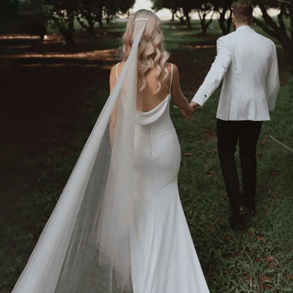 Vestido de novia elegante de sirena con escote vuelto y crepé DREAM para novias, sencillo, sin espalda, drapeado, con tirantes finos de satén