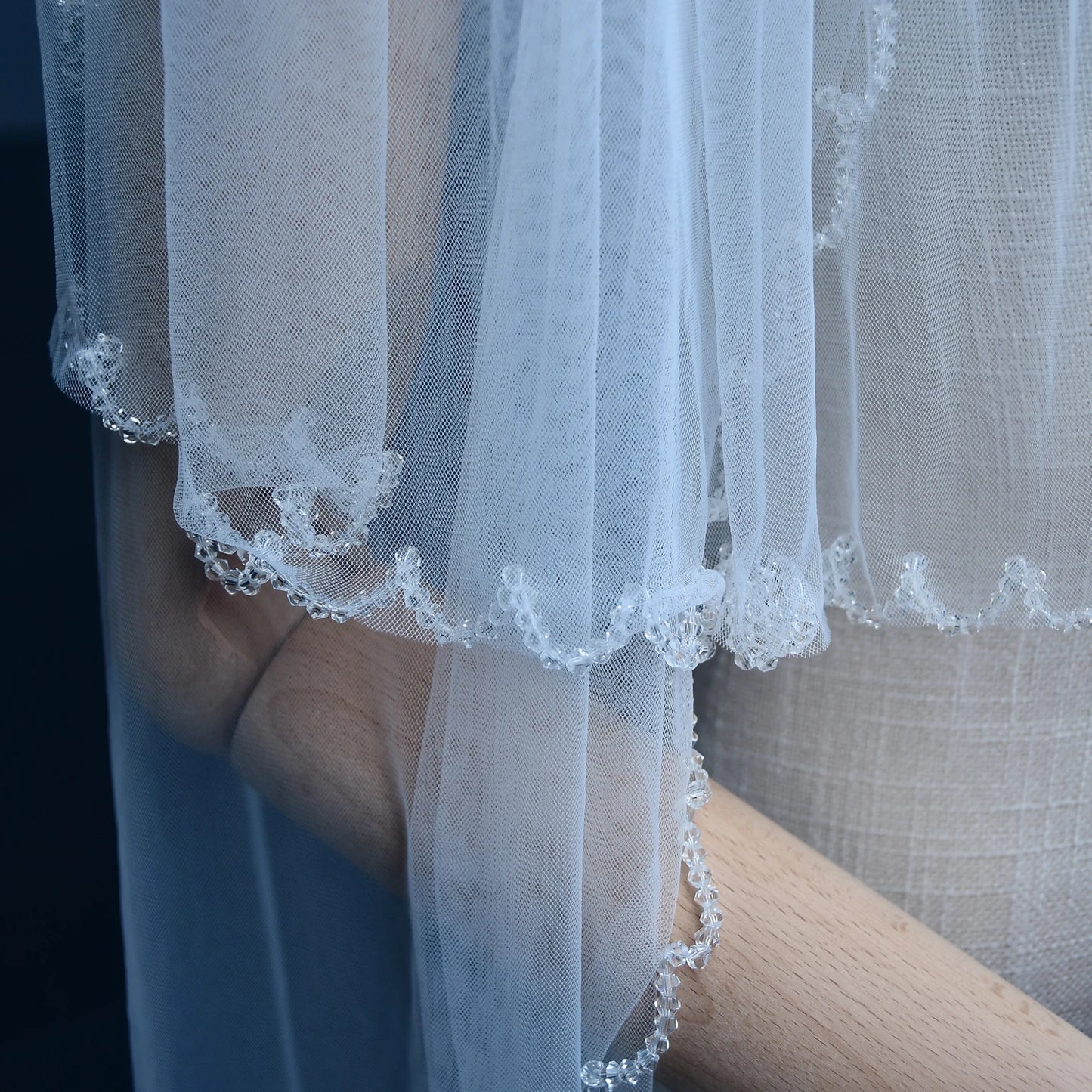 Voile de mariage élégant à 2 niveaux avec bord en cristal, voile de mariée couvrant le devant et le dos des robes de mariée, accessoire en tulle doux v198