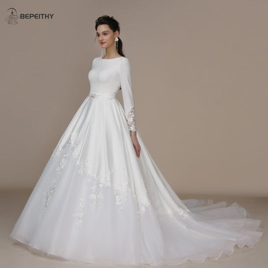 BEPEITHY Vintage Mangas largas Cuello redondo Vestidos de novia color marfil para mujeres musulmanas 2023 Francia Una línea de encaje Vestido de novia moderno