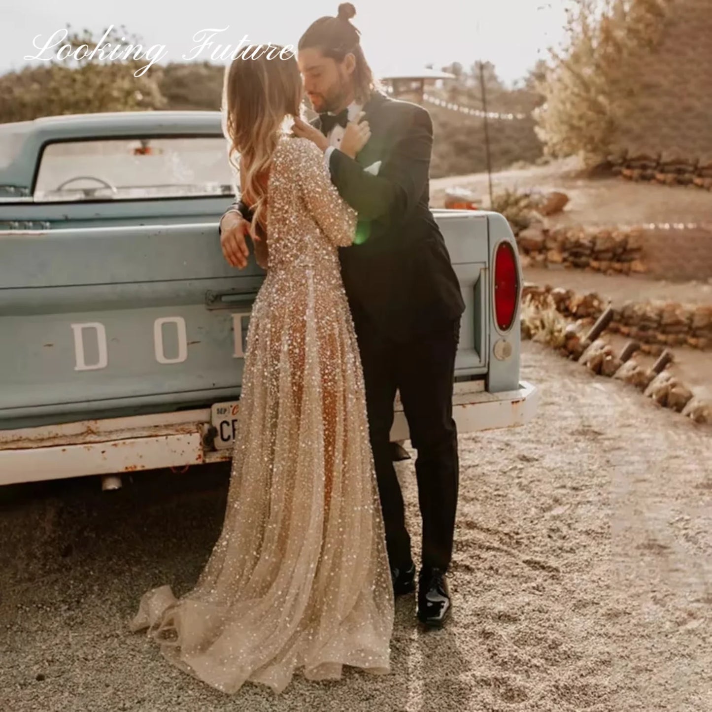 Vestidos de novia con ilusión de brillo color champán y cuentas doradas con lentejuelas 2024, vestidos de novia de manga larga hechos a medida