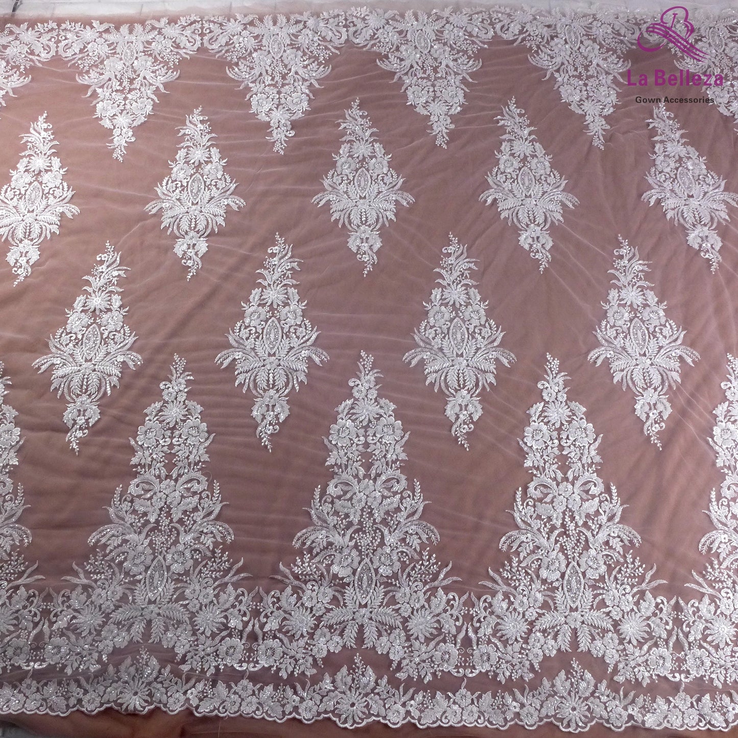 La Belleza 2021 Nouvelle mode de mariée, tissu en dentelle blanc pur / ivoire, tissu en dentelle de robe de mariée à perles blanc cassé 47 '' de largeur 1 yard