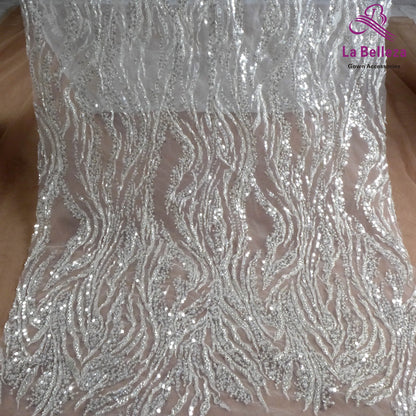 Tissu brodé de paillettes et de perles blanches nobles pour robes de mariée en dentelle