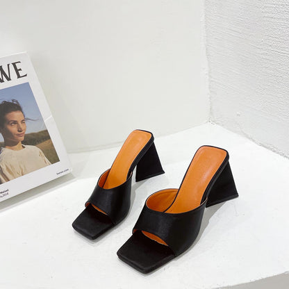 Commerce extérieur européen et américain Nouvelles chaussures pour femmes en soie à talon triangulaire et bout carré