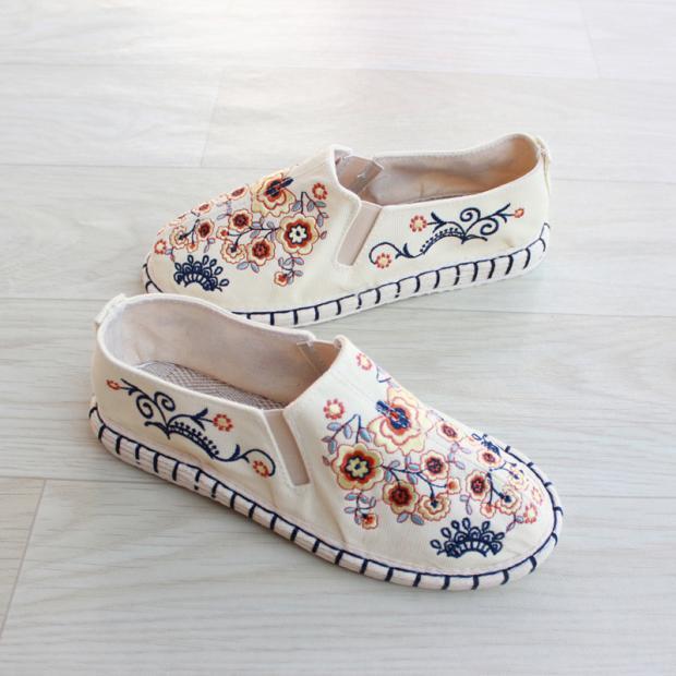 Chaussures simples respirantes Hanfu à talon bas pour femmes